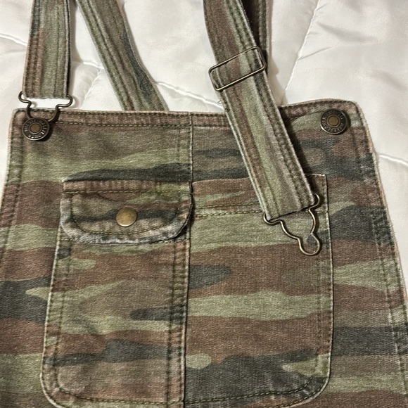 Wallflower Camouflage Overalls with Drawstring size Jr. L - Picture 11 of 11